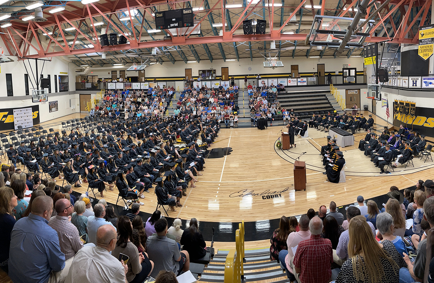 A photo of the 2022 Graduation Ceremony.